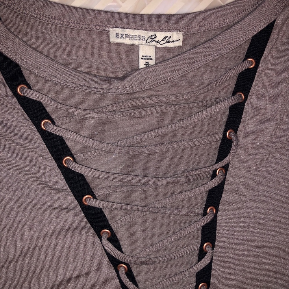Express Lace Up short sleeve tee - Picture 3 of 5